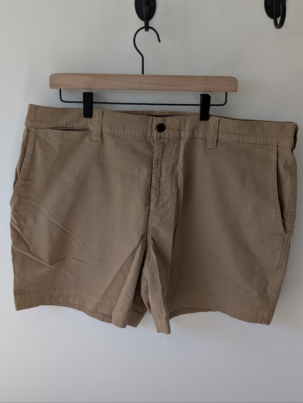 Filson Khaki Flat Chino Shorts Size 40